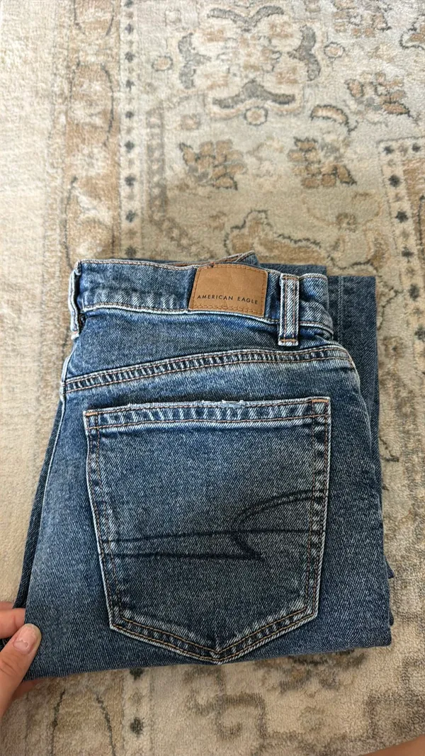 American Eagle Super High-Rise Straight Jeans - Image 7