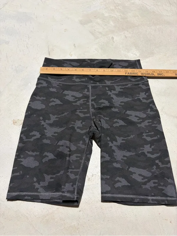 Fabletics Black Gray Camo Bike Shorts large - Image 2