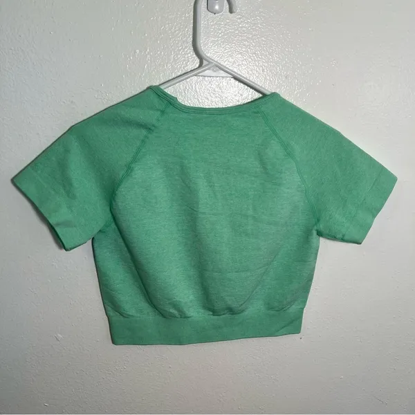 Women's Size Large Crew Neck Yoga Cropped Top Mint Green Short‎ Sleeve Stretchy - Image 7