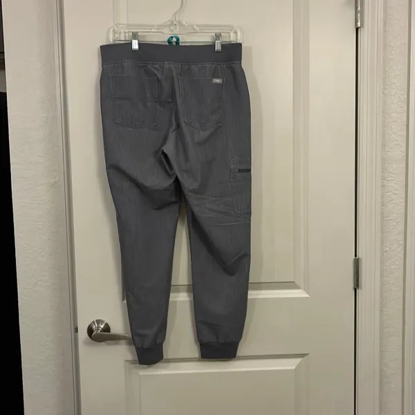 Figs scrub joggers, Zamora women’s size small/P - Image 4