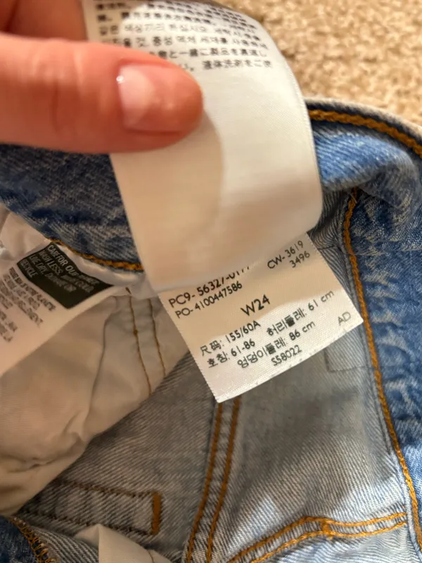 Levi’s 501 Denim Shorts Distressed - Image 4