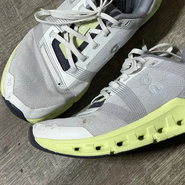 On Running Cloudgo Frost Hay Athletic Running Shoes Sneakers - Image 4