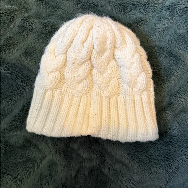 Cream Under Armour beanie - Image 2