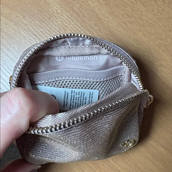 Lululemon Everywhere Belt Bag Nano Glitter NWT PNUC/MUUS/GOLD Pink Champagne - Image 5
