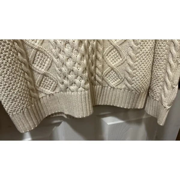 L L Bean Chunky Cable Knit Sweater Cream 3 Button Shoulder Cozycore Size Med. - Image 6