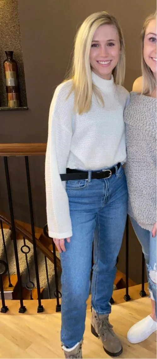 American Eagle Stretch Mom Jeans - Image 3