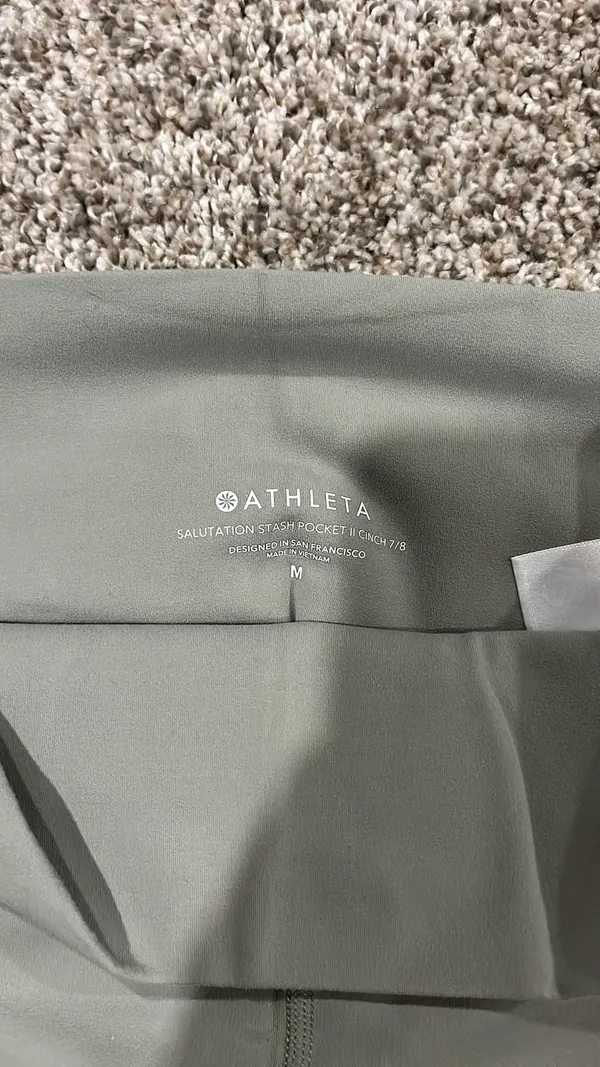 Athleta Women’s Leggings Salutation Stash Pocket II 7/8 Medium - Image 2