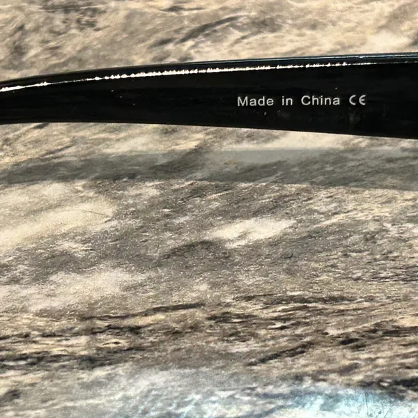 Classic Black Sunglasses - Image 5