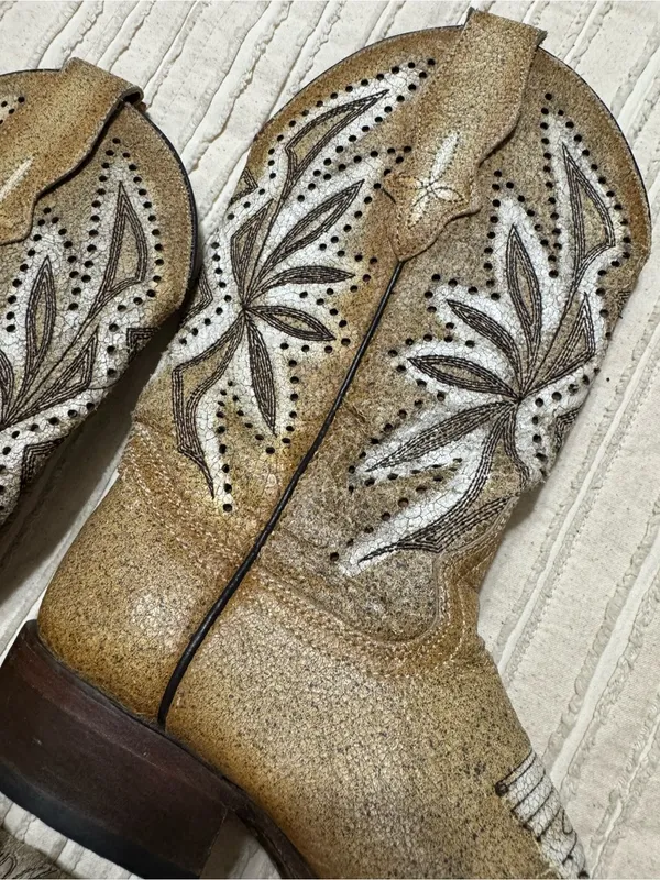 Circle G Straw Laser Embroidered Square Toe Cowboy Boots - Image 3