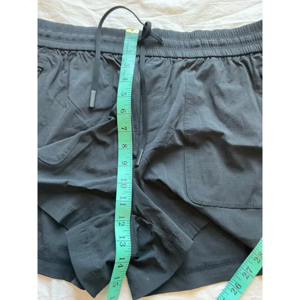 NWT Athleta Trekkie North Short Medium Black - Image 8