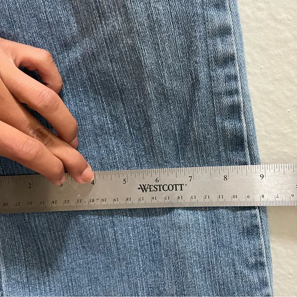 Signature by Levi Strauss & Co. Mid Rise Bootcut Jeans Women's Size 12 Short - Image 3