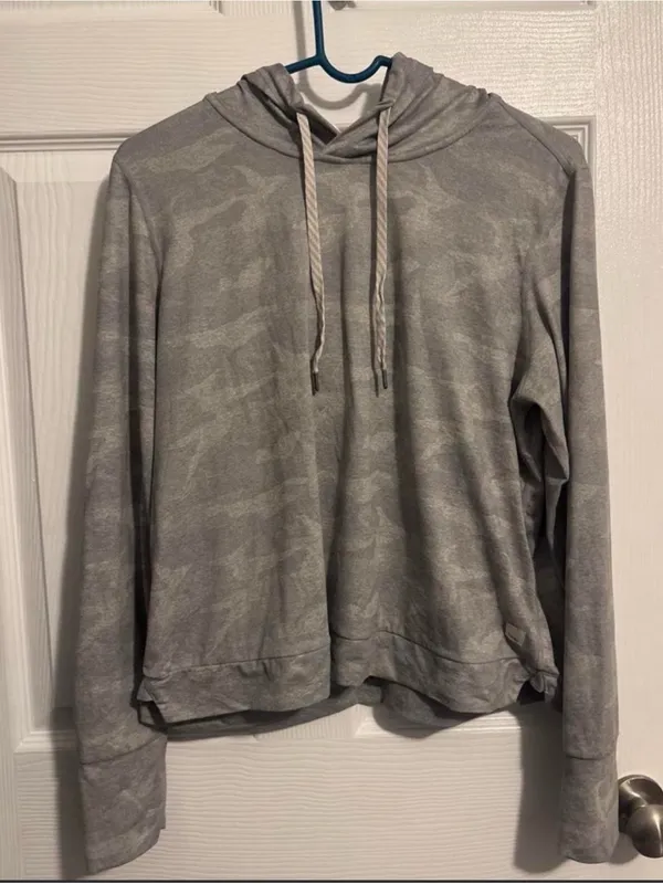 Vuori Halo Essential Pullover Hoodie Pale Heather Camo Medium EUC - Image 2