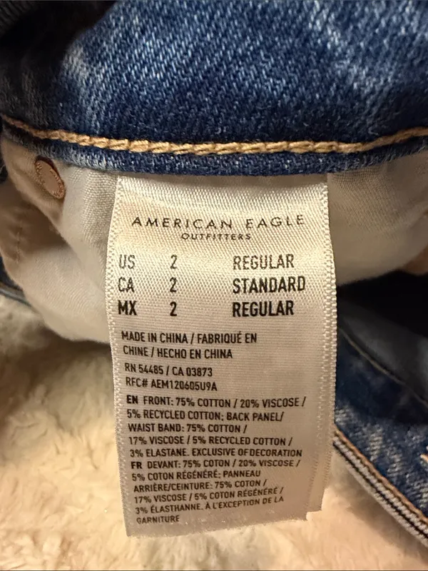 American Eagle Strigid Mom Jean Distressed Destroyed Knees Size 2 Regular - Image 7