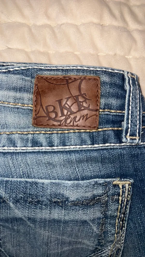 BKE Bootcut Blue Jeans Sabrina Women’s 26x29 1/2 Low-Rise Distressed Denim Stretch - Image 4