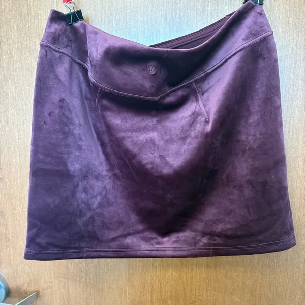 Lululemon Scuba HR Mini Skirt Velvet. NWT sz XL Color Garnet. - Image 2