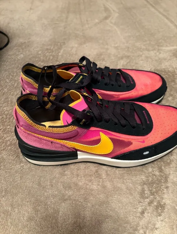 Nike Women’s Sneakers 8 - Image 3