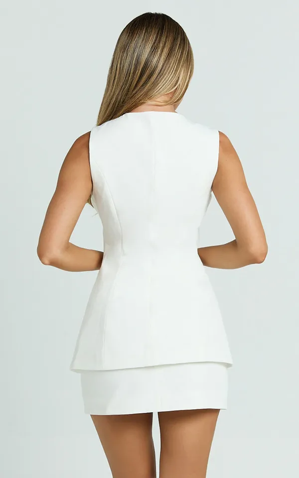 New Showpo Phyllis Two Piece Set Tailored Scoop Neck Vest & Mini Skirt MSRP $139 - Image 5