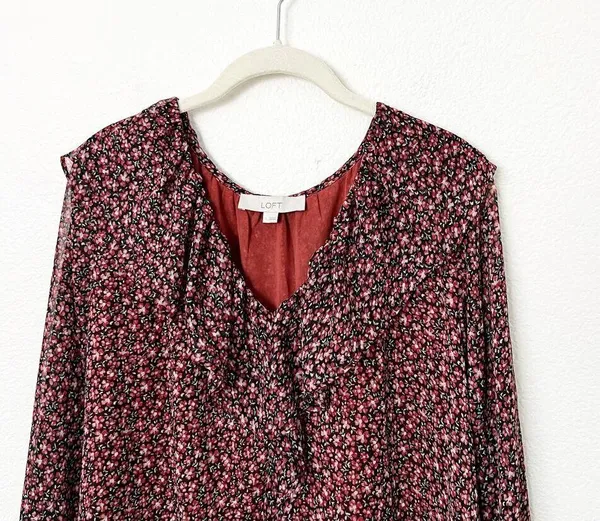 [LOFT] Red Black Floral Print Ruffle Neck Long Sleeve V-Neck Blouse Size Large L - Image 3