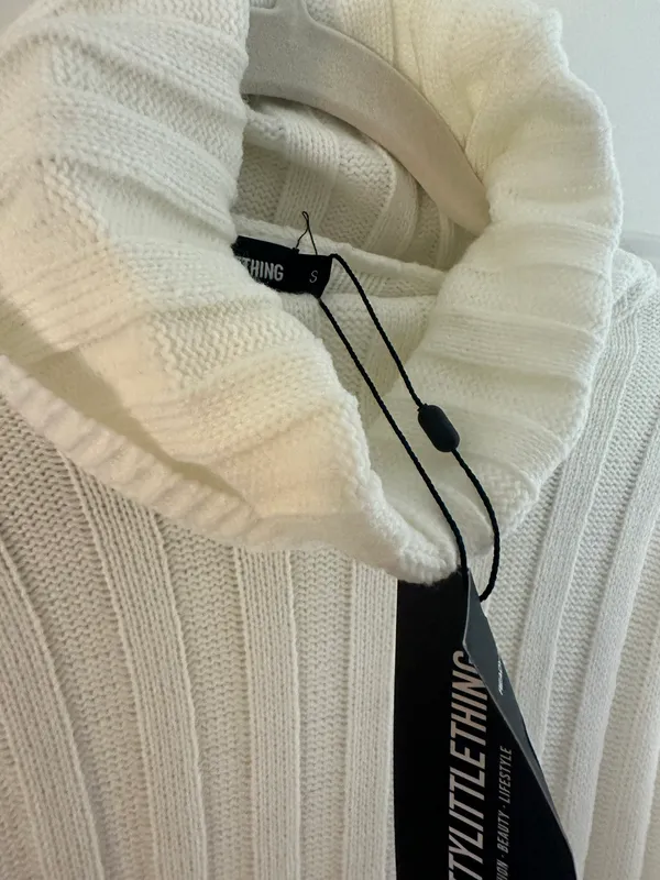 Pretty Little Thing White Sweater Dress - Image 3
