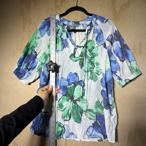 By Design Floral Blouse Women’s Medium Blue Green Tie Neck Short Sleeve Top‎ - Image 6