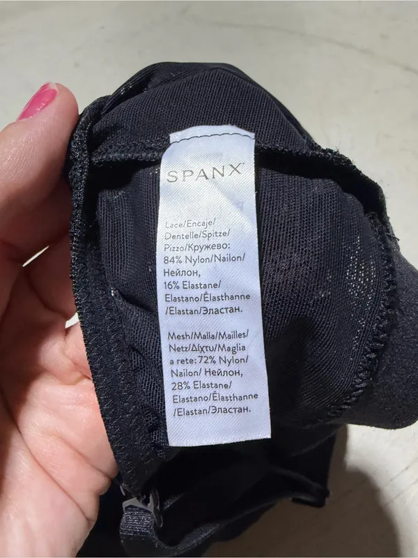Spanx spotlight on Lace Bralette Black medium - Image 9