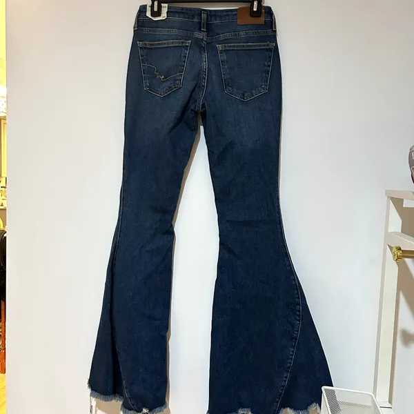 We The Free Free People Daisy Blue Emre Low-Rise Flare Jeans NWT Size 26 - Image 5