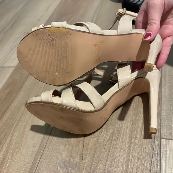 Daisy Fuentes Collin patent faux leather Strappy Stiletto Heel Shoe Beige‎ 6.5 - Image 7