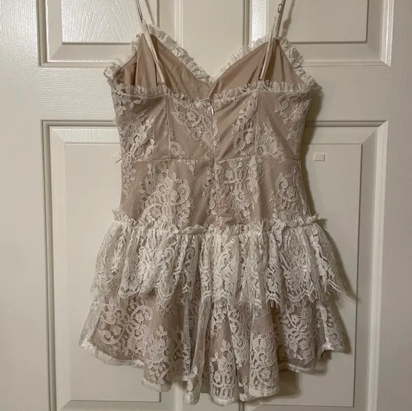 NWT! Angel Biba Chic White Floral Lace Mini Dress Women’s V-Neck Ruffle Size Large - Image 7