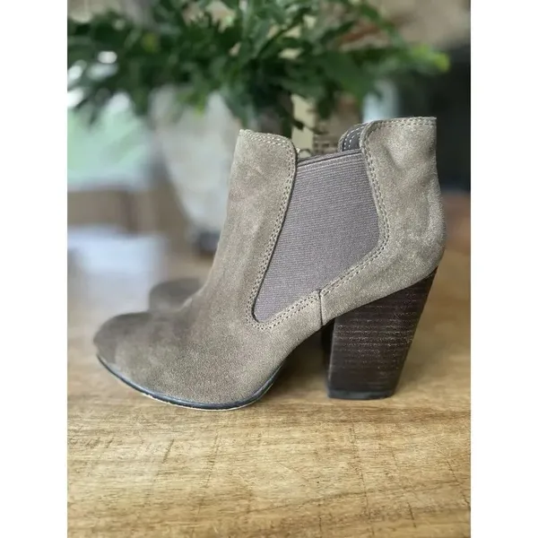 Bjorndal Andrews Tan Genuine Suede Women’s Ankle Boots Taupe Hells Size 6.5 - Image 3