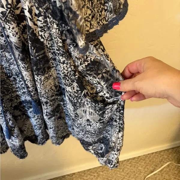 Free People Romper dress with liner. Medium. Blue pattern. Preloved great. - Image 8