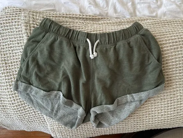 Olive green divided sweat shorts - Image 3
