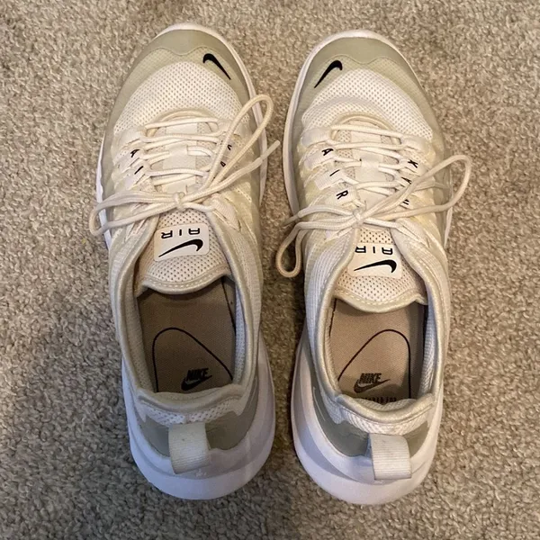 Nike Air Max‎ Axis Womens White Light Bone Running Shoes AA2168-105 Size 8 - Image 5