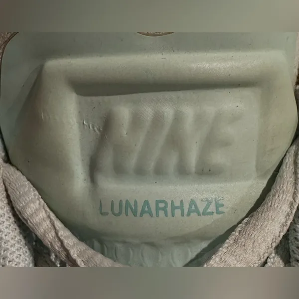 Nike Women's Mint Green Athletic Shoes - Image 9