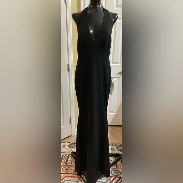 Dress the Population Camden Sleeveless Halter Plunging Gown – Black – Medium - Image 4