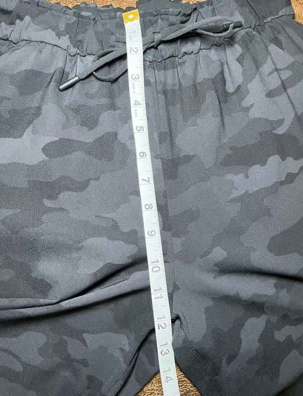 Lululemon Keep Moving Pant 7/8 High-Rise Incognito Camo Multi Grey Size 6 NWOT - Image 6