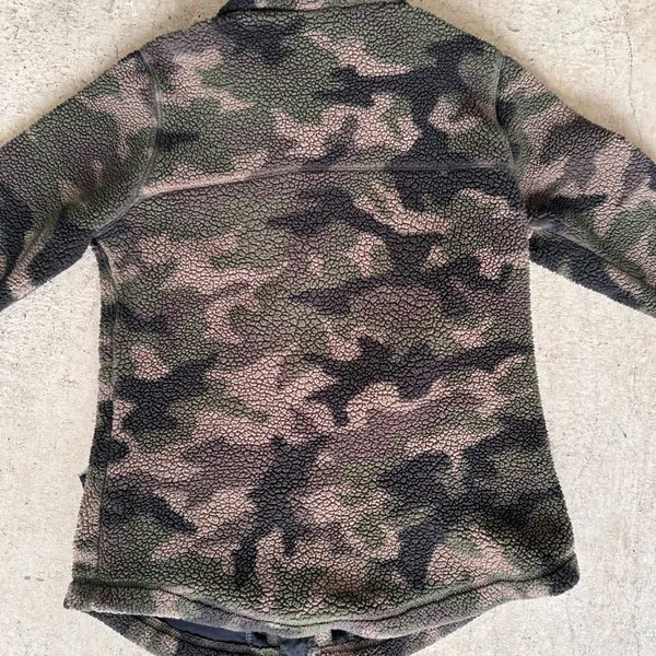 Unisex camo army print Columbia zip up sweater size medium - Image 5