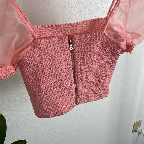 Alice + Olivia | Eliana Smocked Crop Top - Image 9