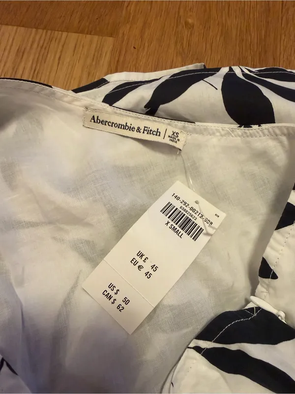 Abercrombie & Fitch One-Shoulder Leaf Print Tank Top - White & Black - Image 3