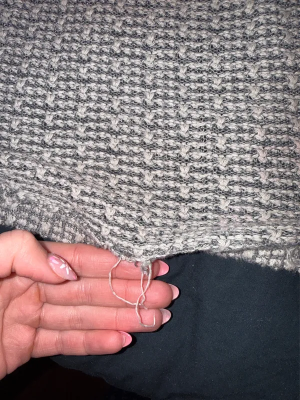 American Eagle Sweater Shirt - Image 3