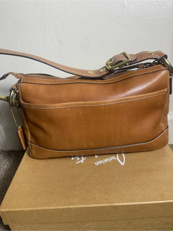 Vintage Coach Y2K Legacy Leather Bag with Double Turnlock - Image 4