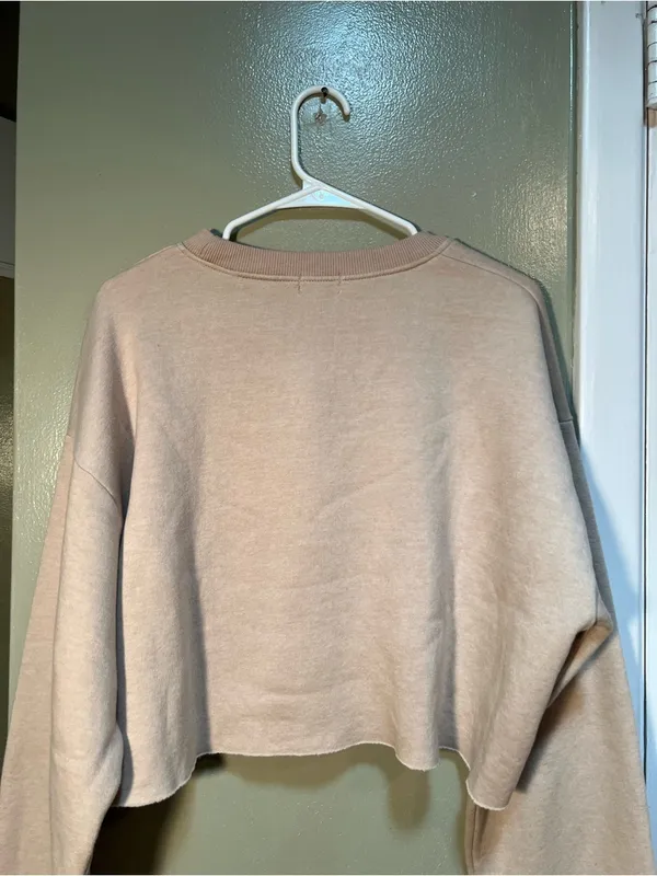 PrettyLittleThing Women's Size Medium Cropped Crewneck Sweatshirt Beige Fleece - Image 7