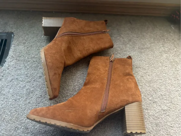 Maurices Size 8.5 Cognac Western Ankle Boots Suede-Look Block Heel - Image 4