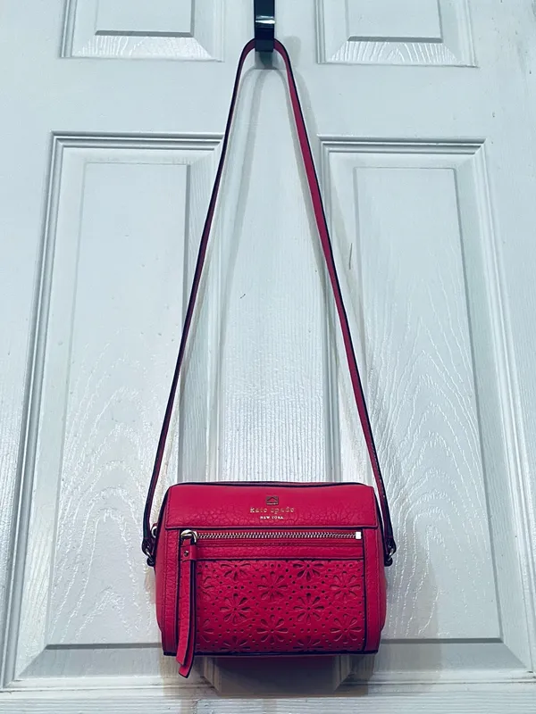 Kate Spade New York Perri Lane Looloo Pink Leather Laser Cut Crossbody Bag EUC - Image 15