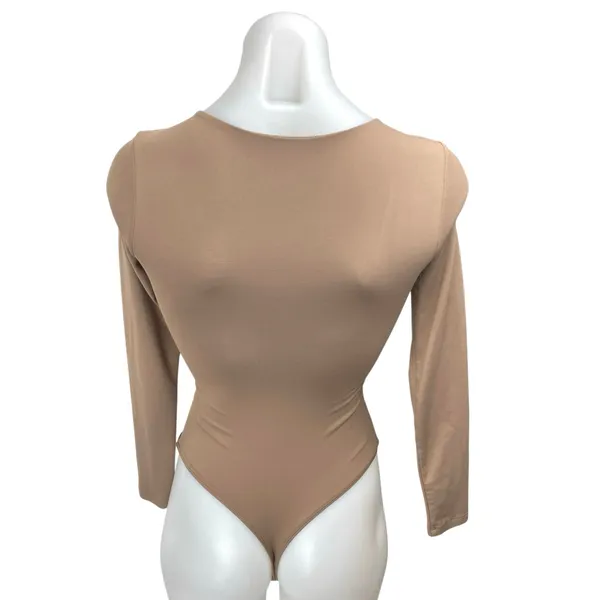 Aritzia Babaton Tan Long Sleeve Crew Neck T Shirt Thong Bodysuit Top Size XS - Image 2