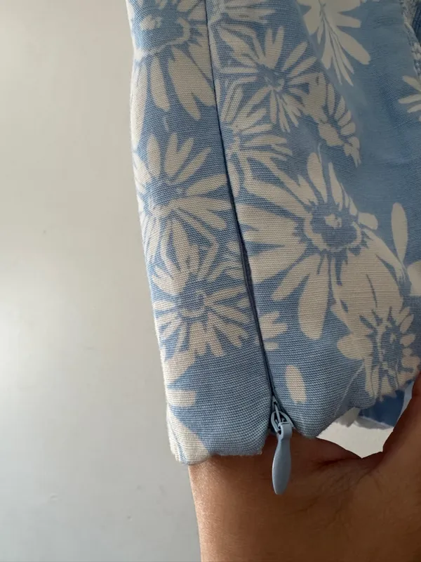 NEW!! Zara Blue and White Adorable Floral‎ Crop Top - Image 6