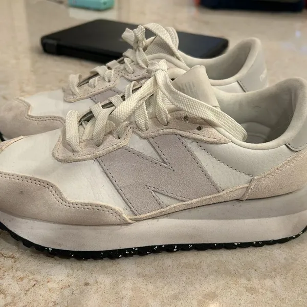 New balance 237 white gray matter size 6 new - Image 2