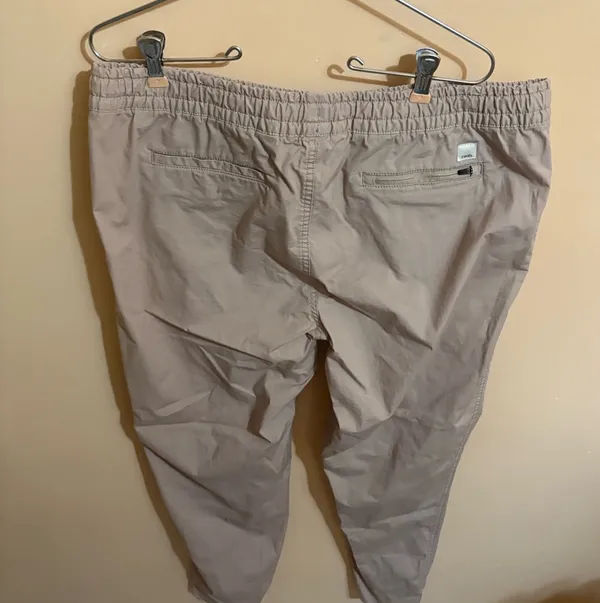 Vuori Vintage Ripstop Series Pants in Dogwood - Image 4