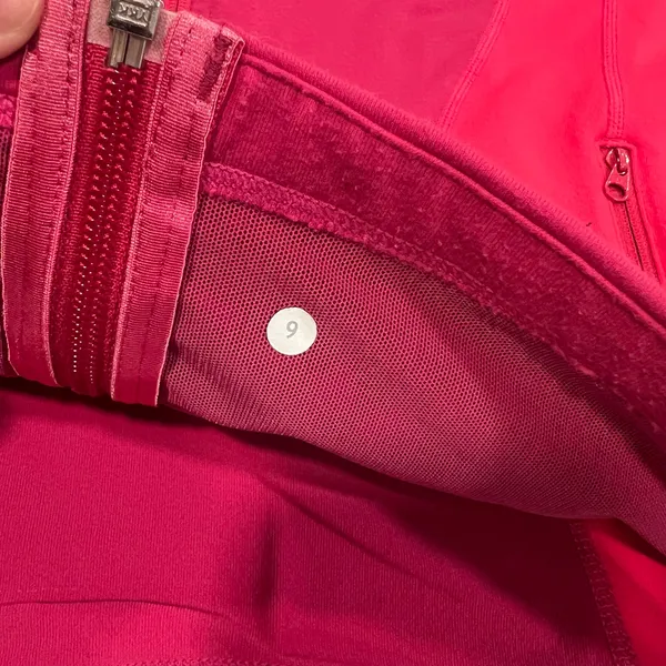 Lululemon vintage pink jacket size 6 women - Image 4