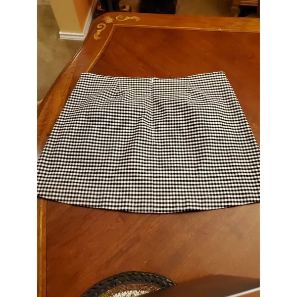 Urban Outfitters Black and White Gingham Mini Skirt with Side Pockets Sz L - Image 8