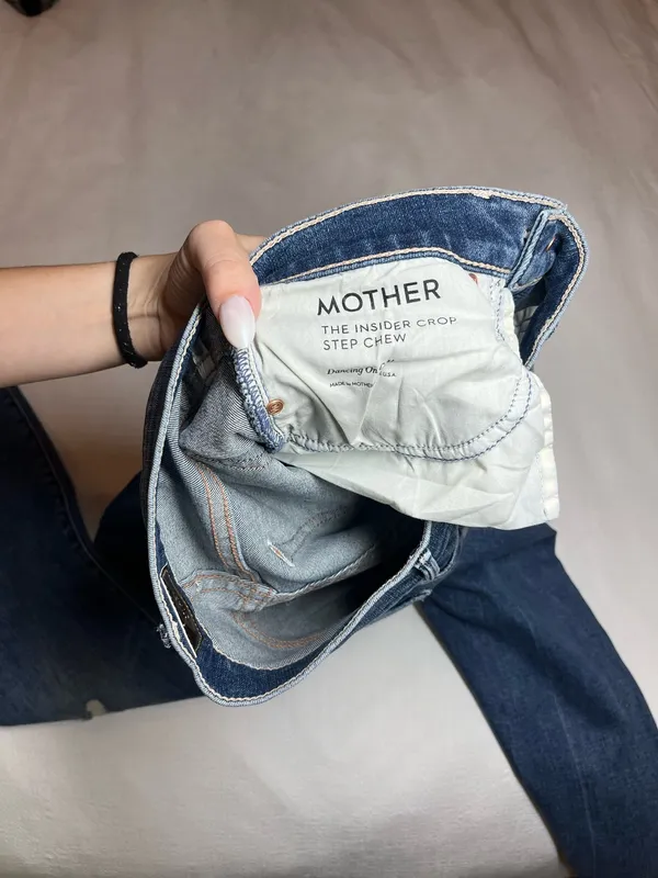 MOTHER Denim Jeans The Insider Crop Step Chew - Image 4
